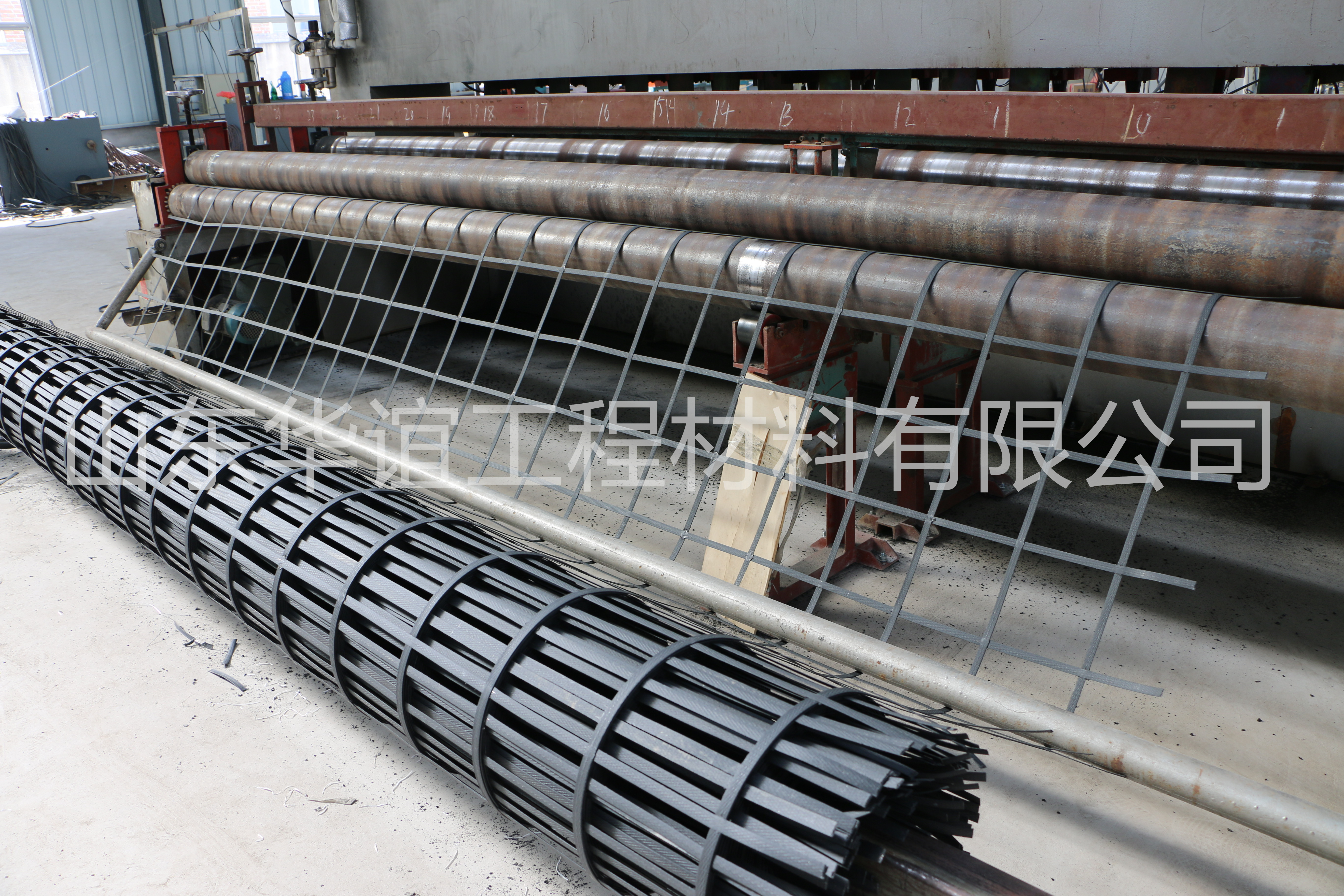 湖北鋼塑土工格柵具有很高的抗變形本領