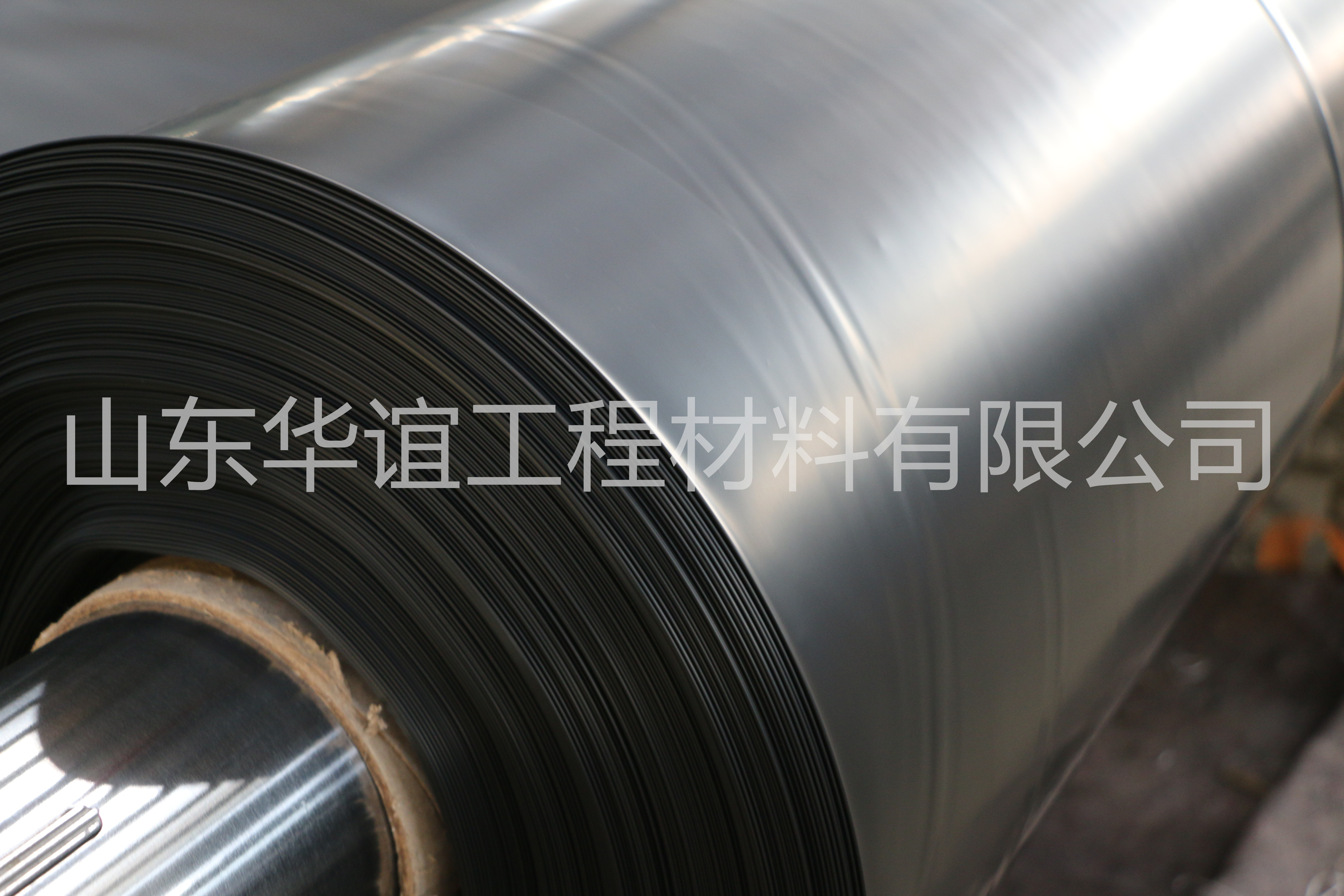 淺談陜西防滲土工膜的周邊處理方法和施工注意事項(xiàng)？